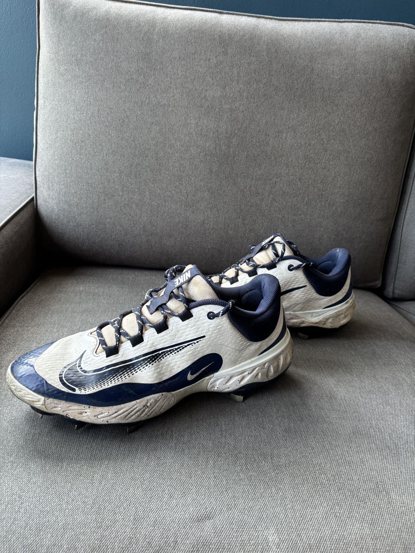 Alpha Huarache Elite 4 Low Baseball Cleats