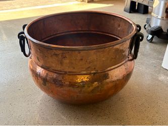 Decorative large bowl/tin