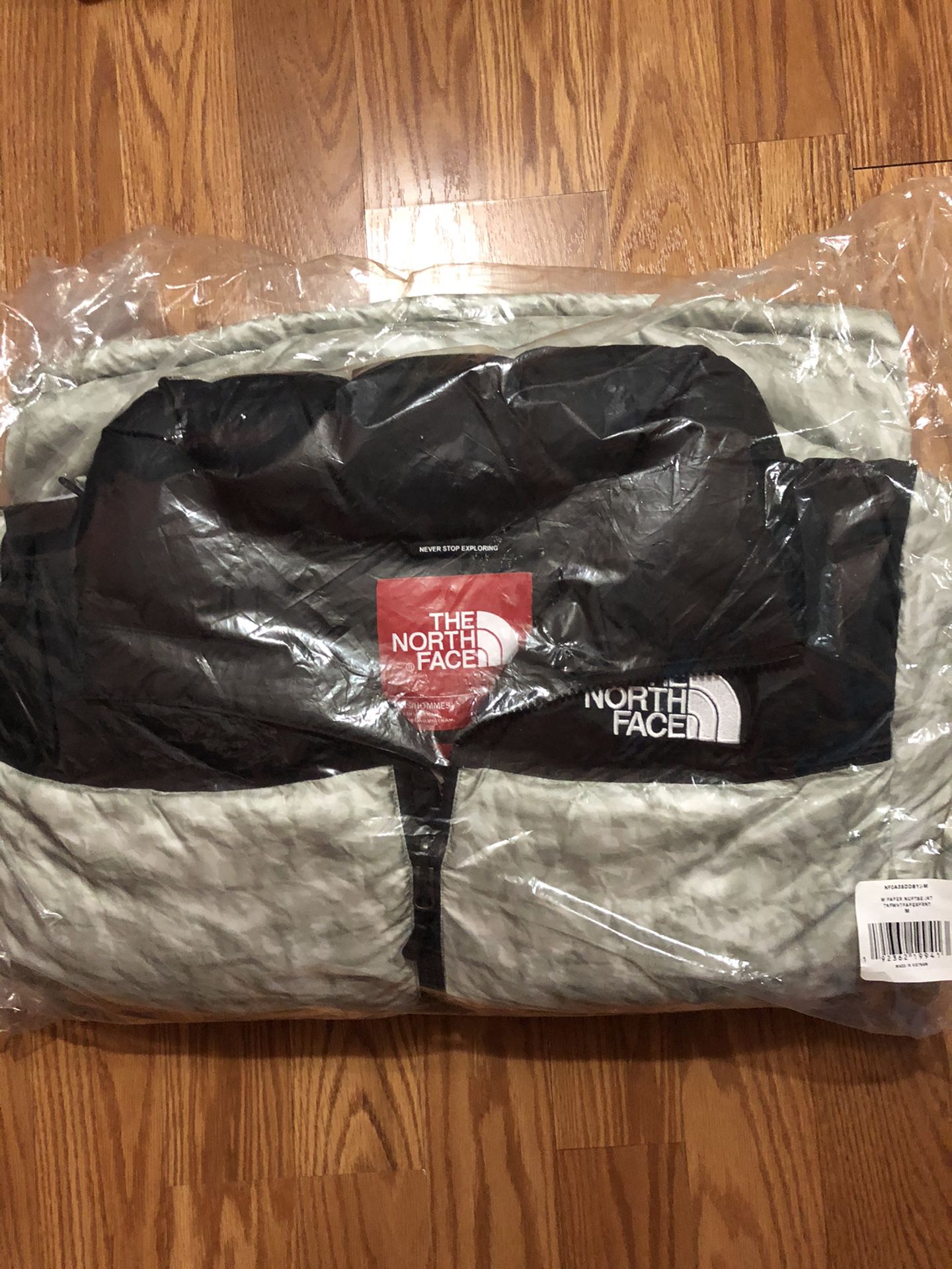 Supreme x the north face jacket size M