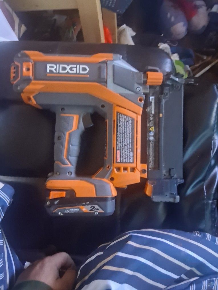 18v Rigid Hyper Drive 18 guage  Brad Nailer With Battery 80$