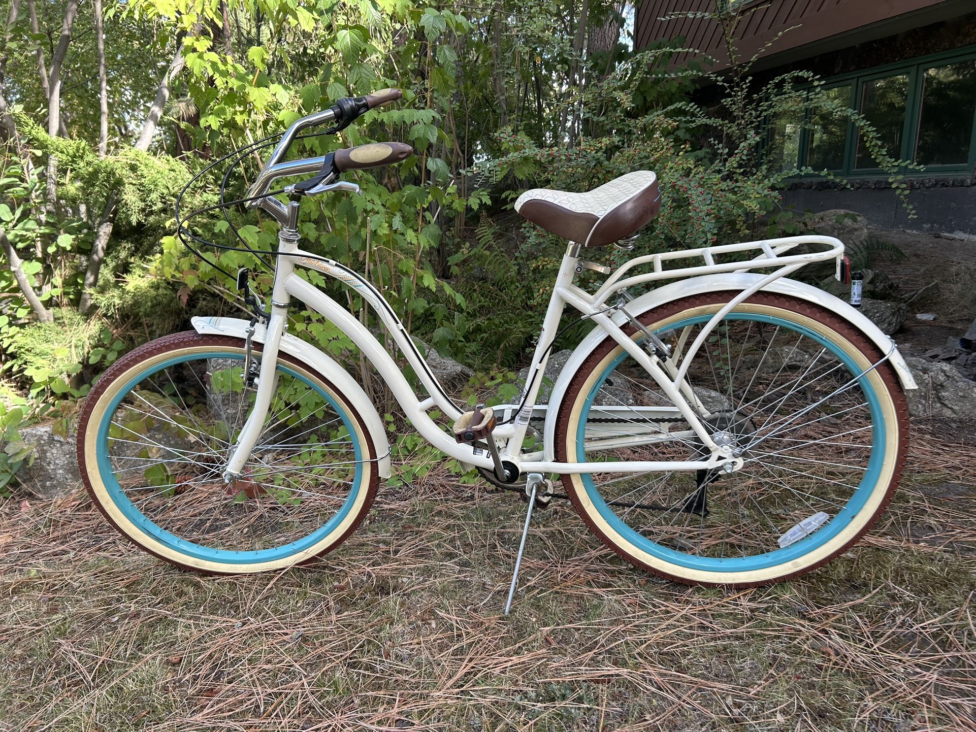 Women’s Retro Cruiser Bike