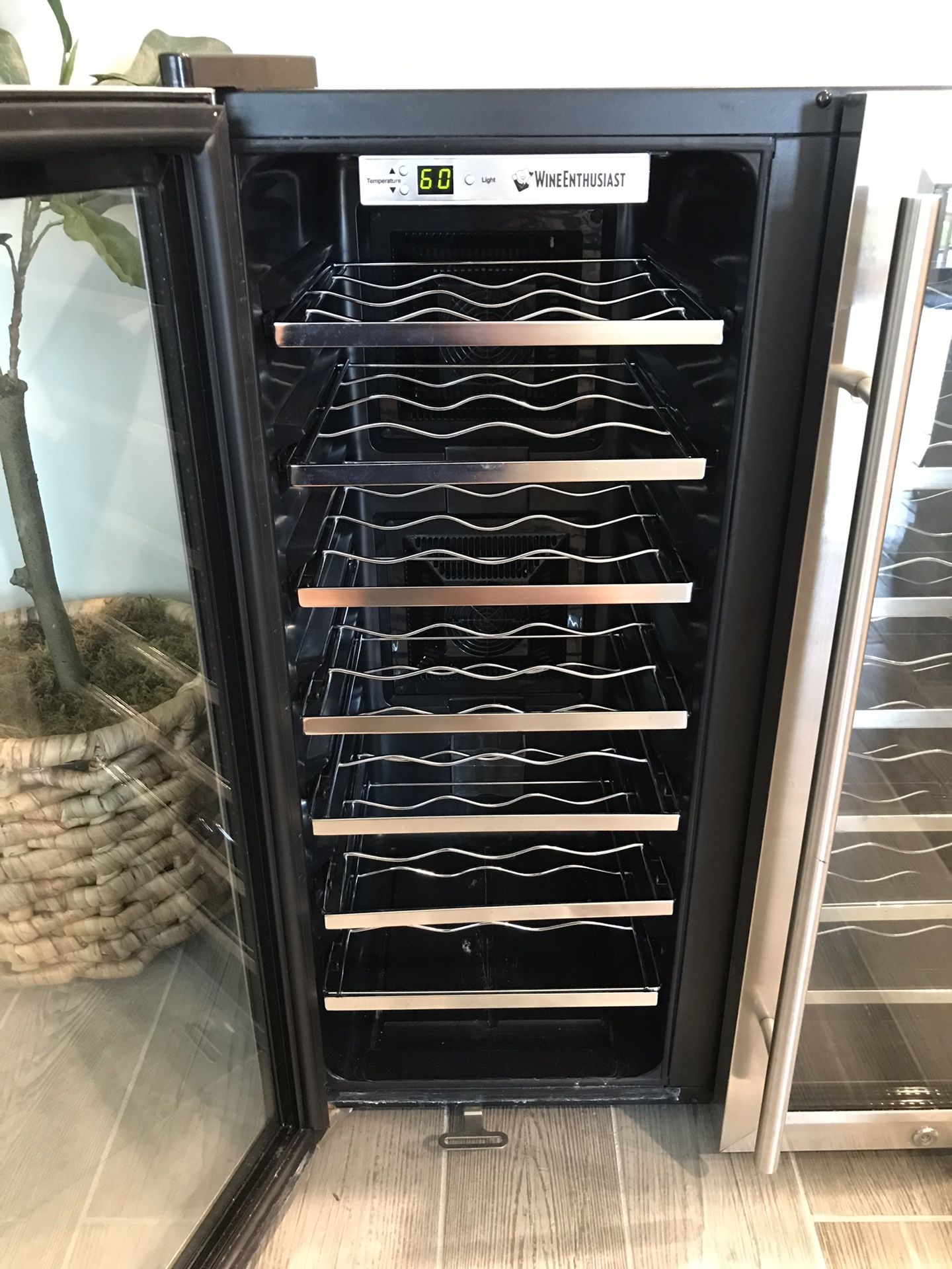 Wine enthusiast cooler for Sale in Lake Worth, FL OfferUp