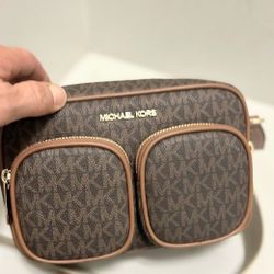 Micheal Kors Medium Jet Set Crossbody 