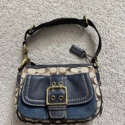 Coach Legacy Signature C Baguette