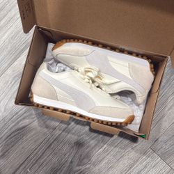 NEW PUMAS IN BOX