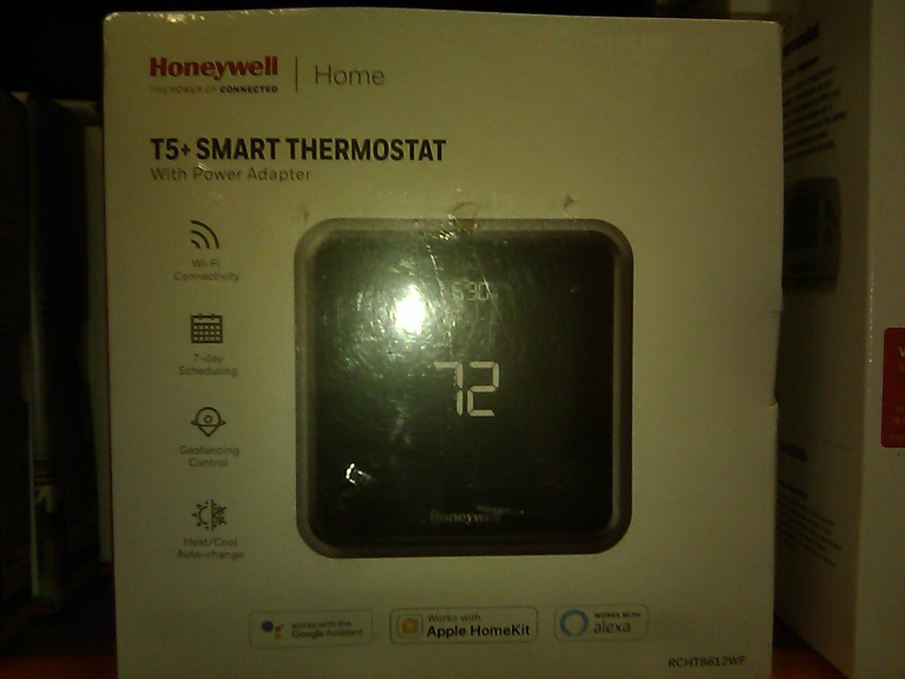 New Smart Thermostat, Honeywell T5, with WIFI conectivity, 7 day scheduling, Geofencing Control, heat/cool auto change.