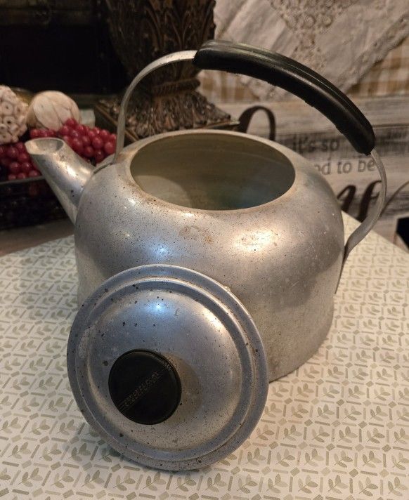Vintage 1950's MIRRO Heavy Galvanized Kettle