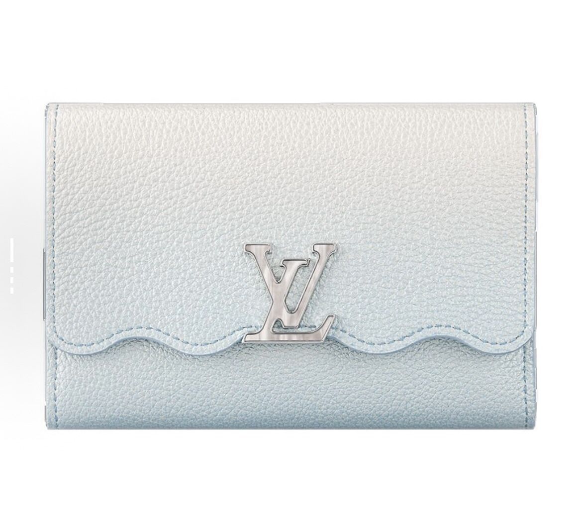 LOUIS VUITTON Capucines Portefeuille, letter logo, snap closure, grained calf leather, Capucines wallet, women's style, blue(166)54