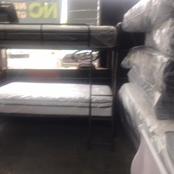 Bunk Bed With 2 Mattresses 