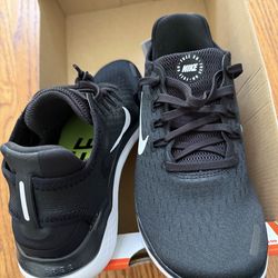 Nike Black and White Athletic Running Sneakers