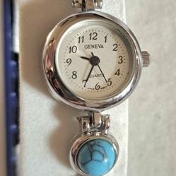 Watch Vintage Quartz Silvertone/Turquoise Color Stone New works Costume jewelry 30 years in storage 