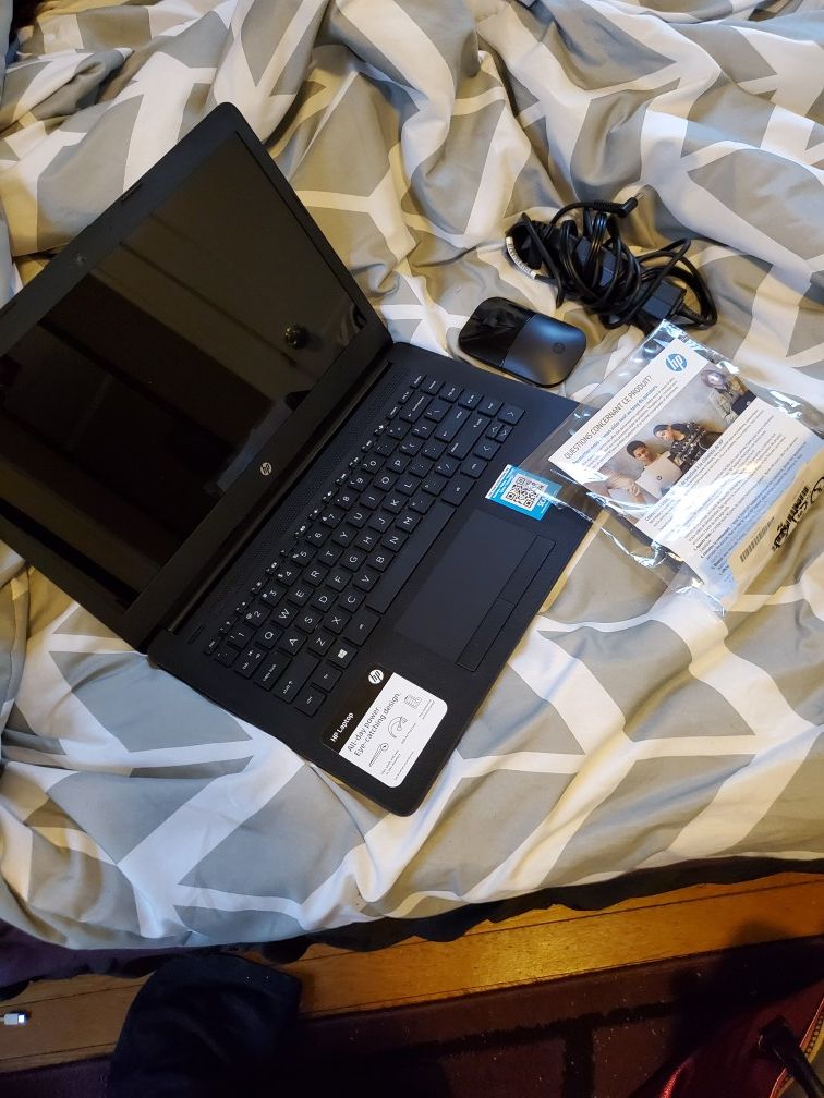 HP 500GB laptop w/backpack and mouse brand NEW
