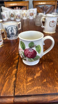 1980’s  hoary apple mug