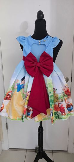 Snow white princess dress size 3T- 4T