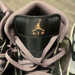 Air Jordan Mid