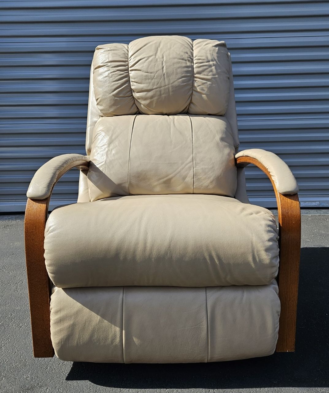 Lazy Boy Rocker R Lazy-Boy Recliner Rocker for Sale in San Luis Obispo, CA - OfferUp