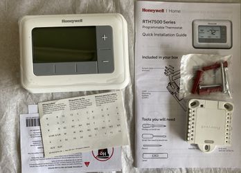 Honeywell Home RTH7560E T5 Extra-Large Display 7-Day Programmable Thermostat