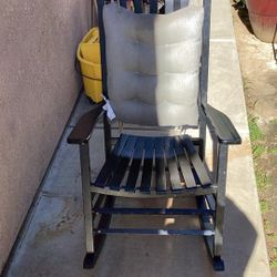 Wood Rocking Chair 