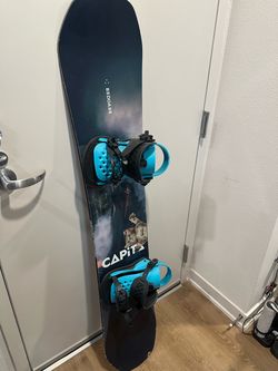 Capita Snowboard DOA defenders of awesome 148 union strata binding