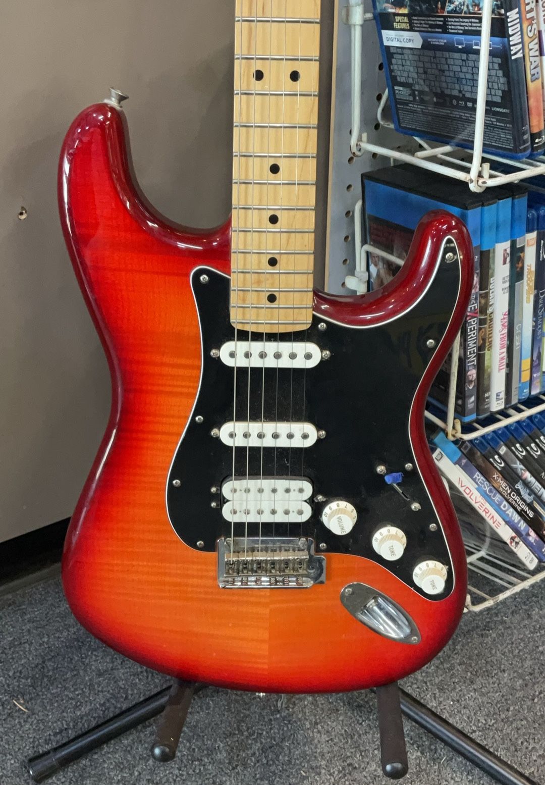 Fender Stratocaster player plus MN TQS