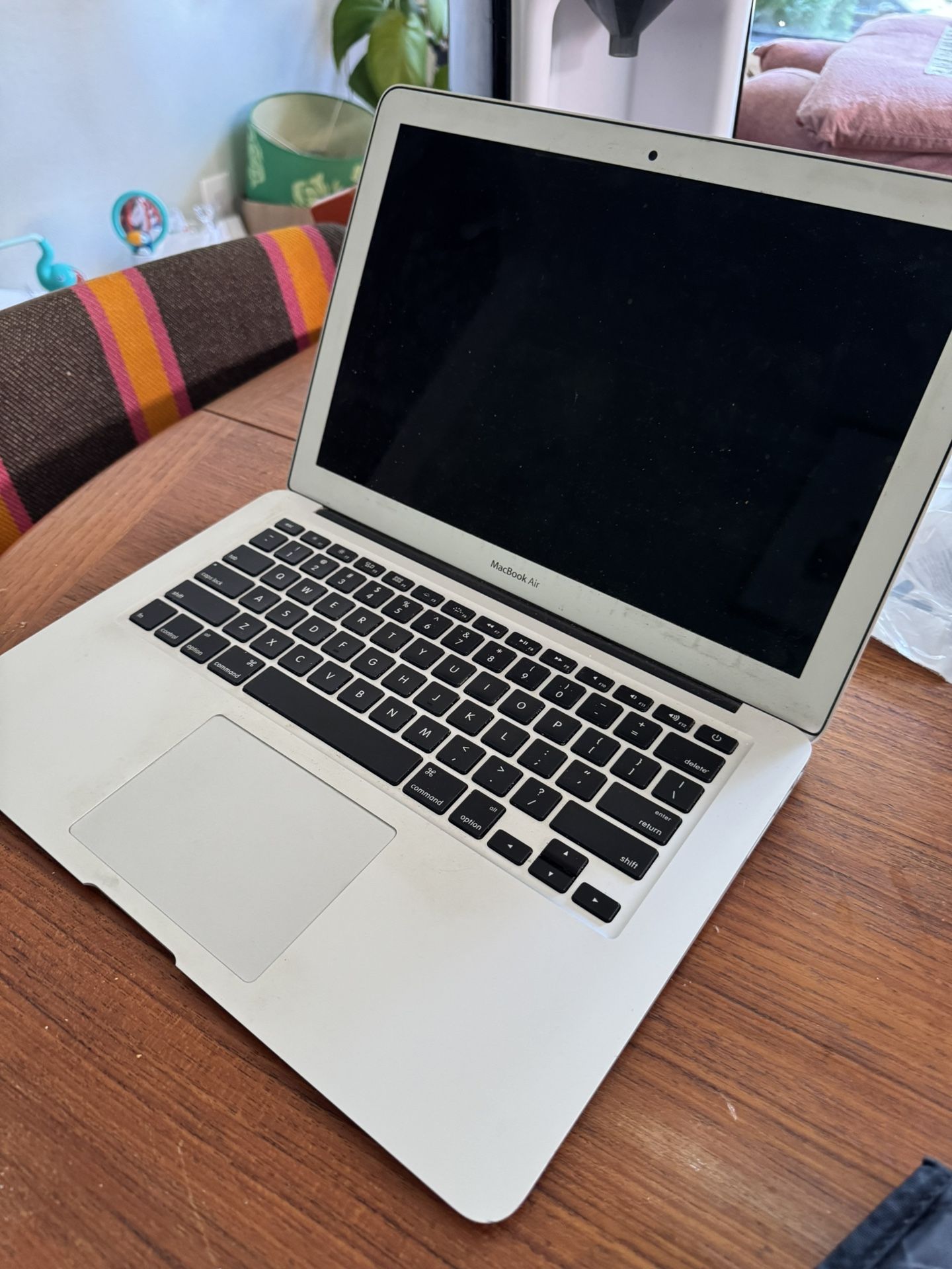 Apple MacBook Air (13-inch) – Silver