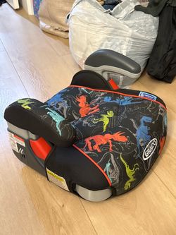 Booster seat (Dino’s)