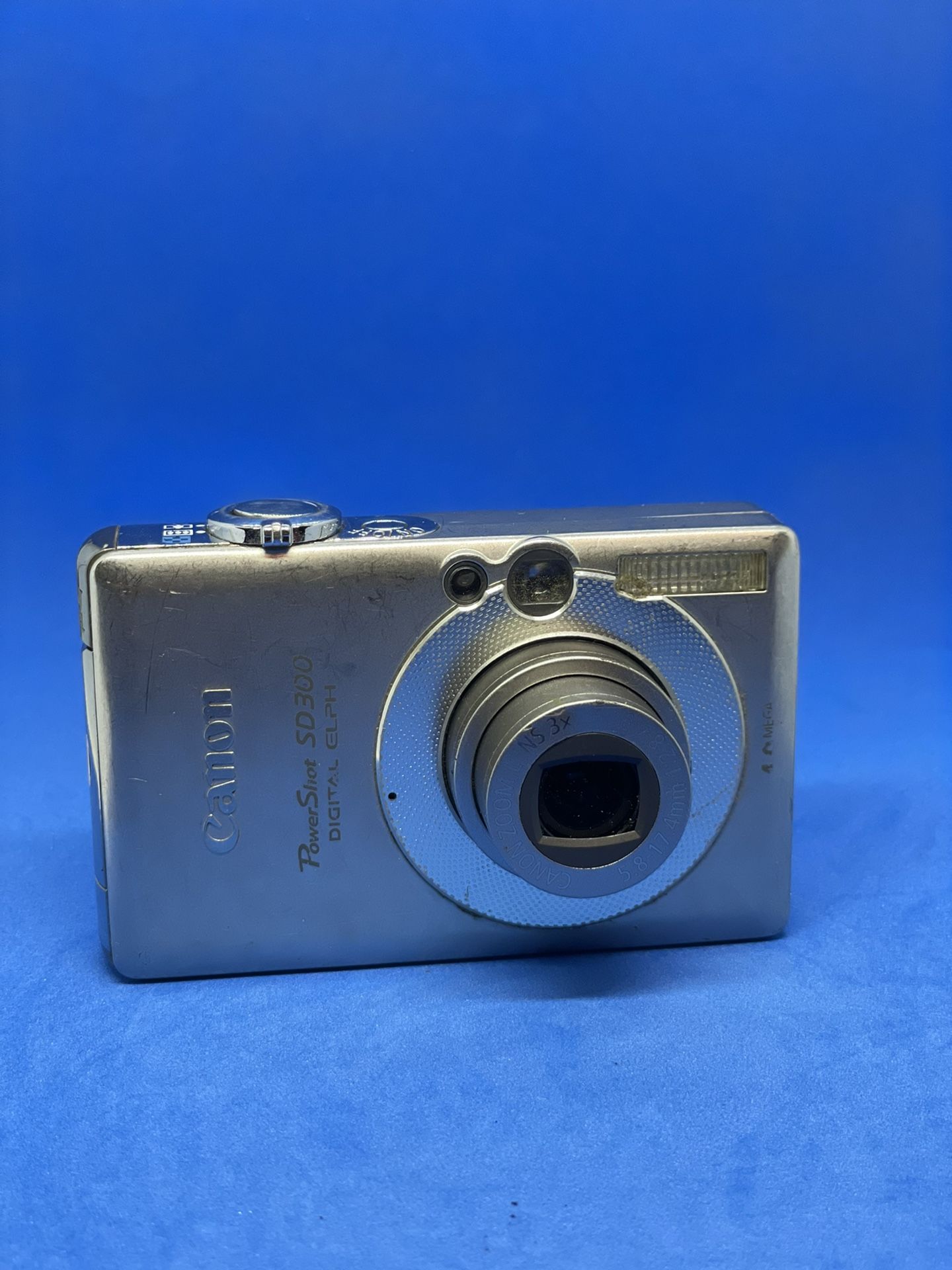 Canon PowerShot Digital ELPH SD300 Digital Vintage Camera for Sale in
