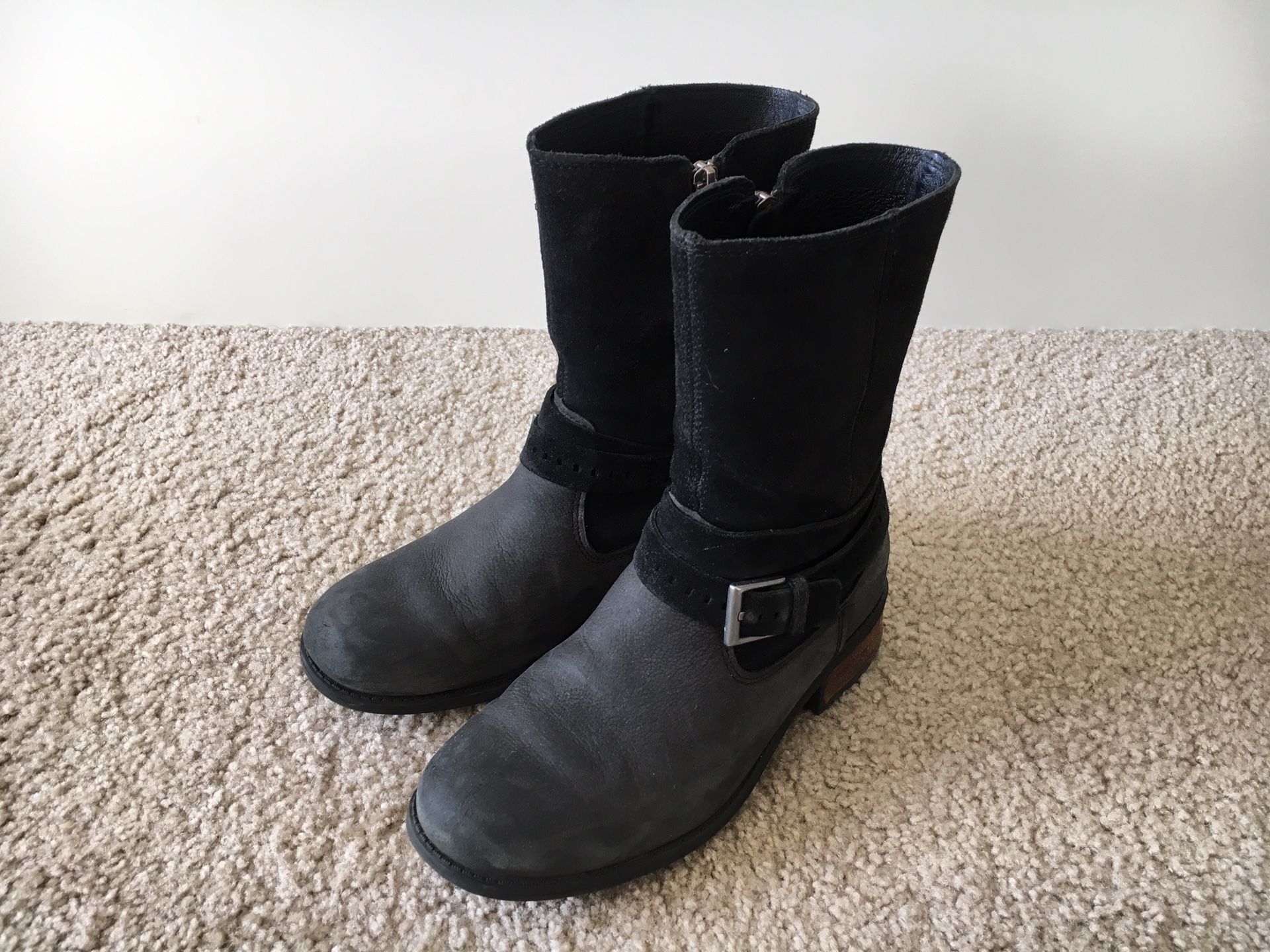 UGG Women’s Kiings Buckle Lined Boots, Size 7