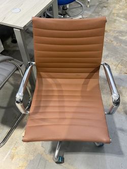 Leather Mid-Back Chair  – $250 📦 Florida
