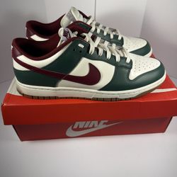 Nike Dunk Low Green Team Red – Size 11– Clean 