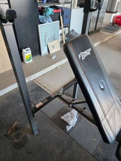 Flat/incline benchpress w/leg curl