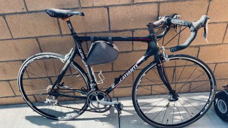 Scattante CFR road bike with 2 spare and pump