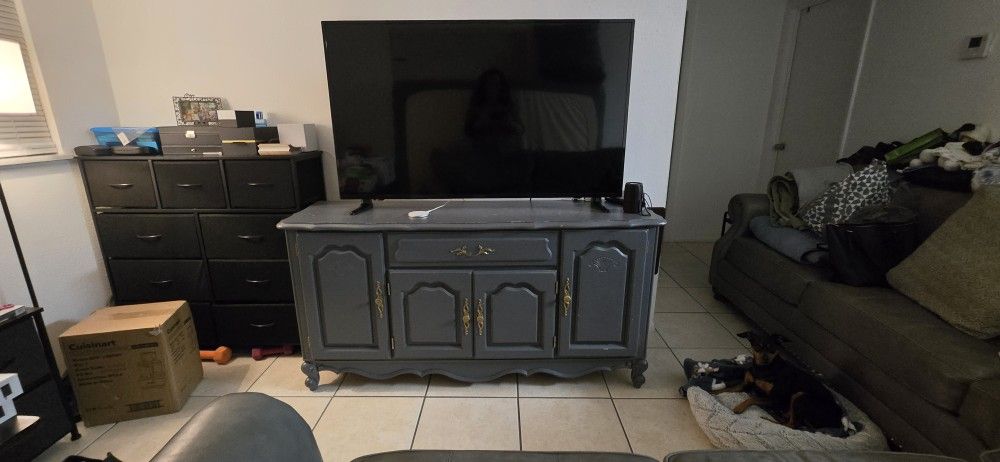 Broyhill China Cabinet (No Hutch)