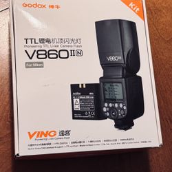 Godox V860II-N // Camera Flash