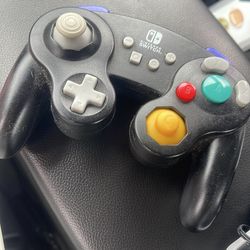 Nintendo Controller and PS5 controller charger