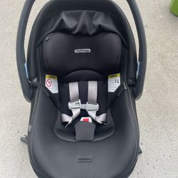 Peg Perego 4/35 Infant Car Seat EXCELLENT CONDITION