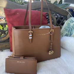 New!!!! Michael Kors Large Tote Bag And Wallet 