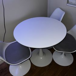Round Kitchen Table