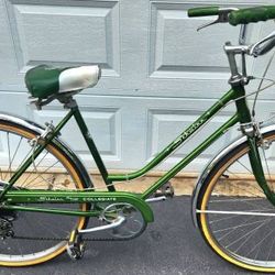 1968 Schwinn Deluxe Collegiate Comfort 5 Speed Bike