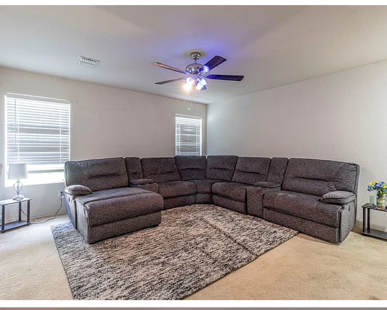 Sectional Reclining Sofa W/ Cup Holders And Charging  Ports ( Local Delivery!) 