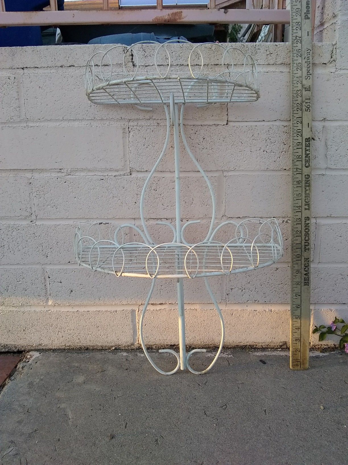 Adorable Decorative Vintage Wire Hanging Shelf