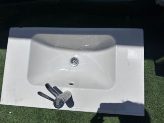 Bathroom Sink Top with Faucet – Dimensions: 32” x 22”