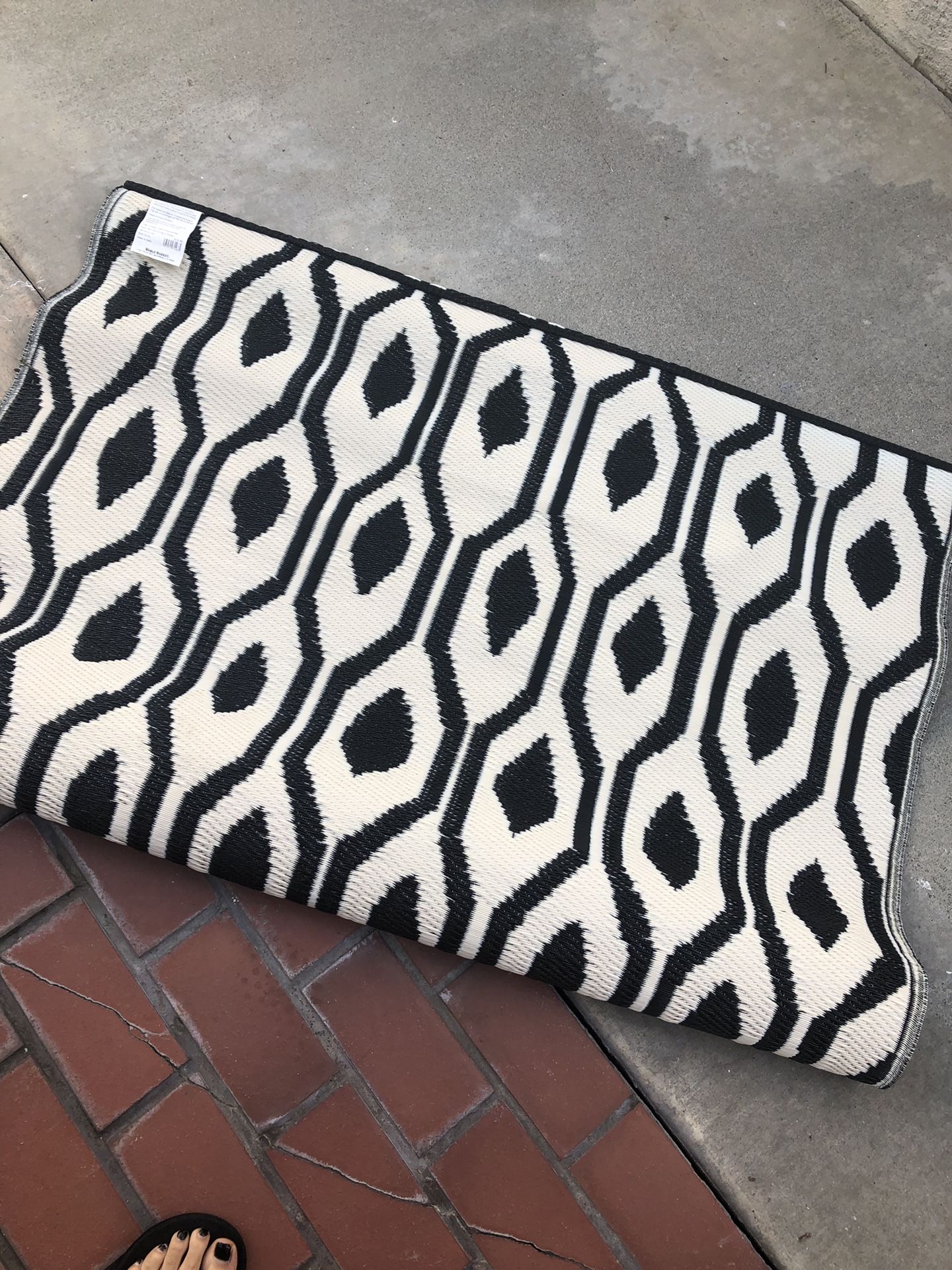 Outdoor rug