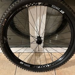 Dt Swiss E1900 Wheelset With Tires And Tubless Valves
