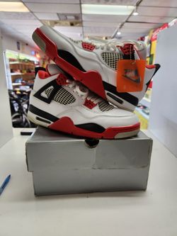 Jordan 4 retro "fire red" size 10