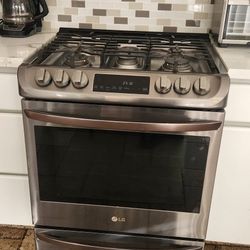 LG 30 in. 6.3 cu. ft. Oven 5 Burner Gas Range