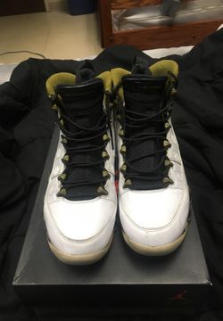 Air jotdan statue 9s