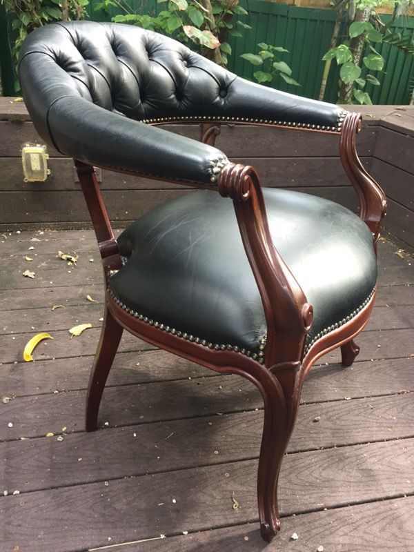 Ser of 4 Black leather chair