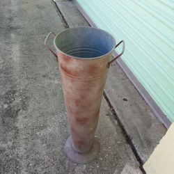 Metal Vase For Dry Flowers $15