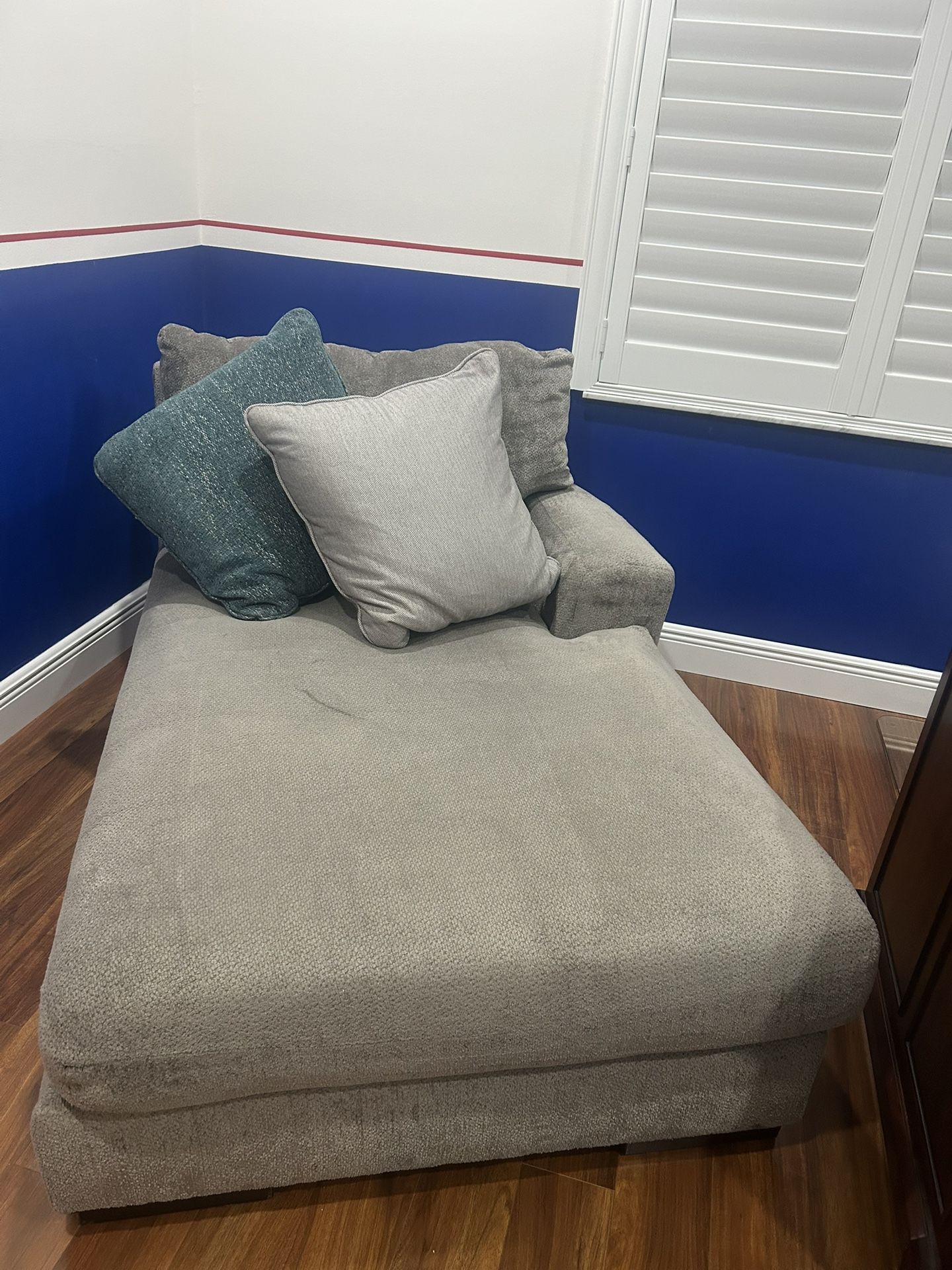 Sofa/Chaise